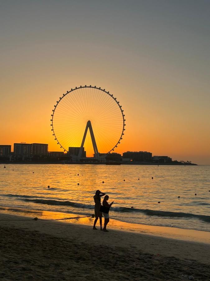 Lunar Hostel 96 Dubai Buitenkant foto