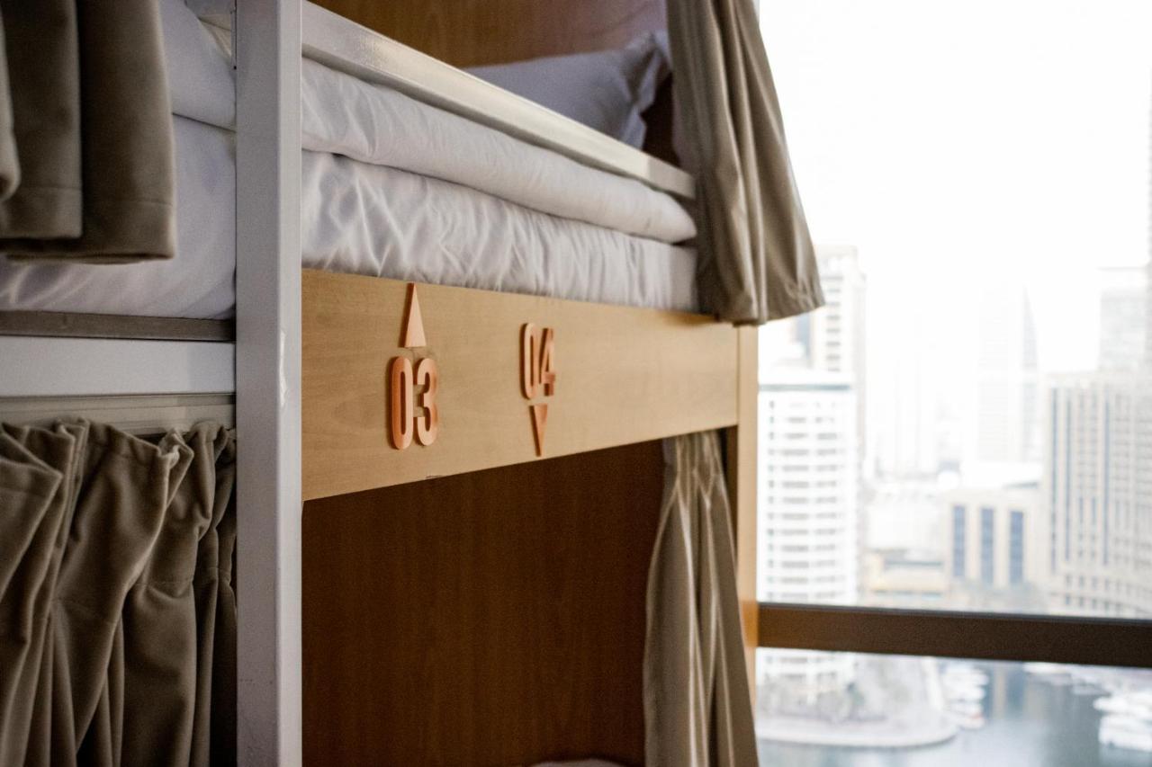 Lunar Hostel 96 Dubai Buitenkant foto